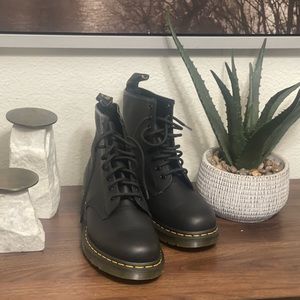 Dr. Martens Black Womens 9